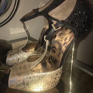 Sam Edelman Scarlett Black and Gold